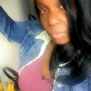 Meet your Posher, Yvette